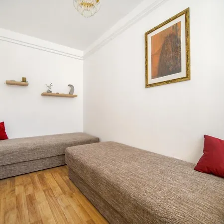 Illy Apartman *