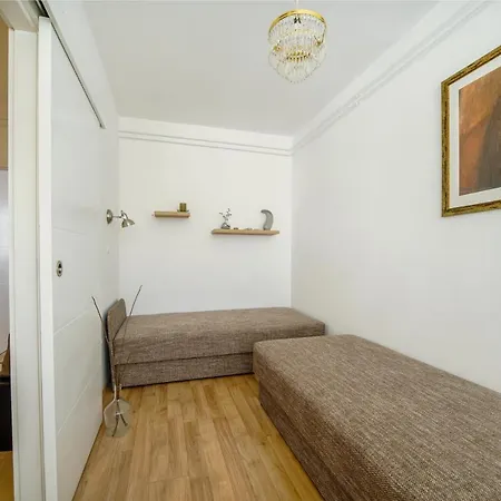 Illy Apartman *